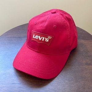 Levi’s red snap back hat